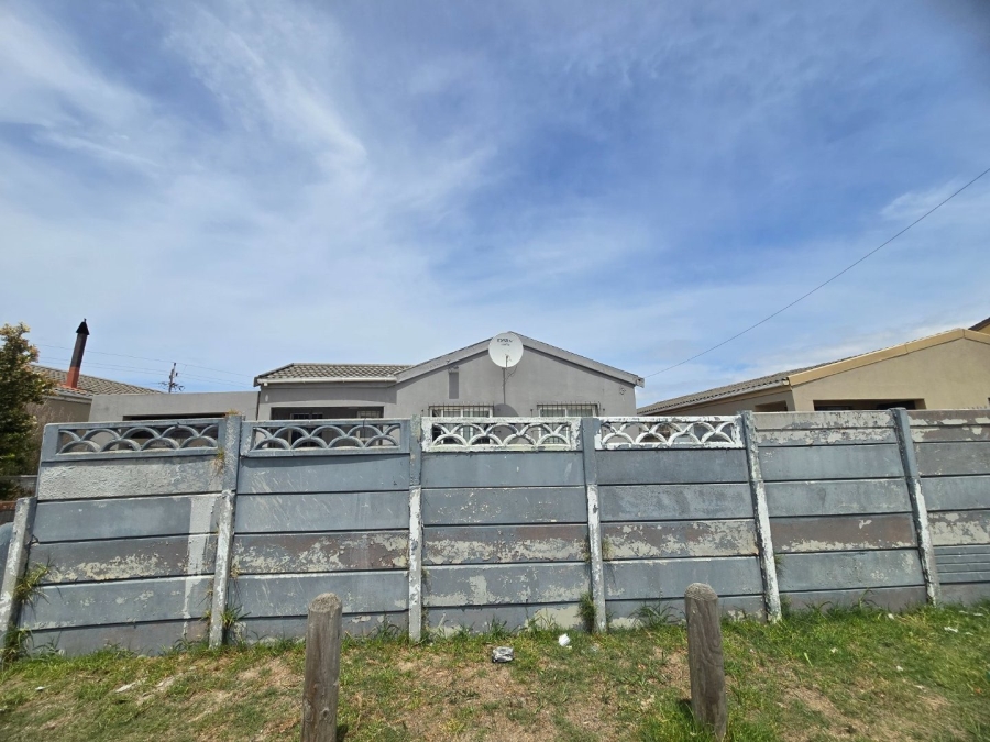 3 Bedroom Property for Sale in Eersterivier South Western Cape